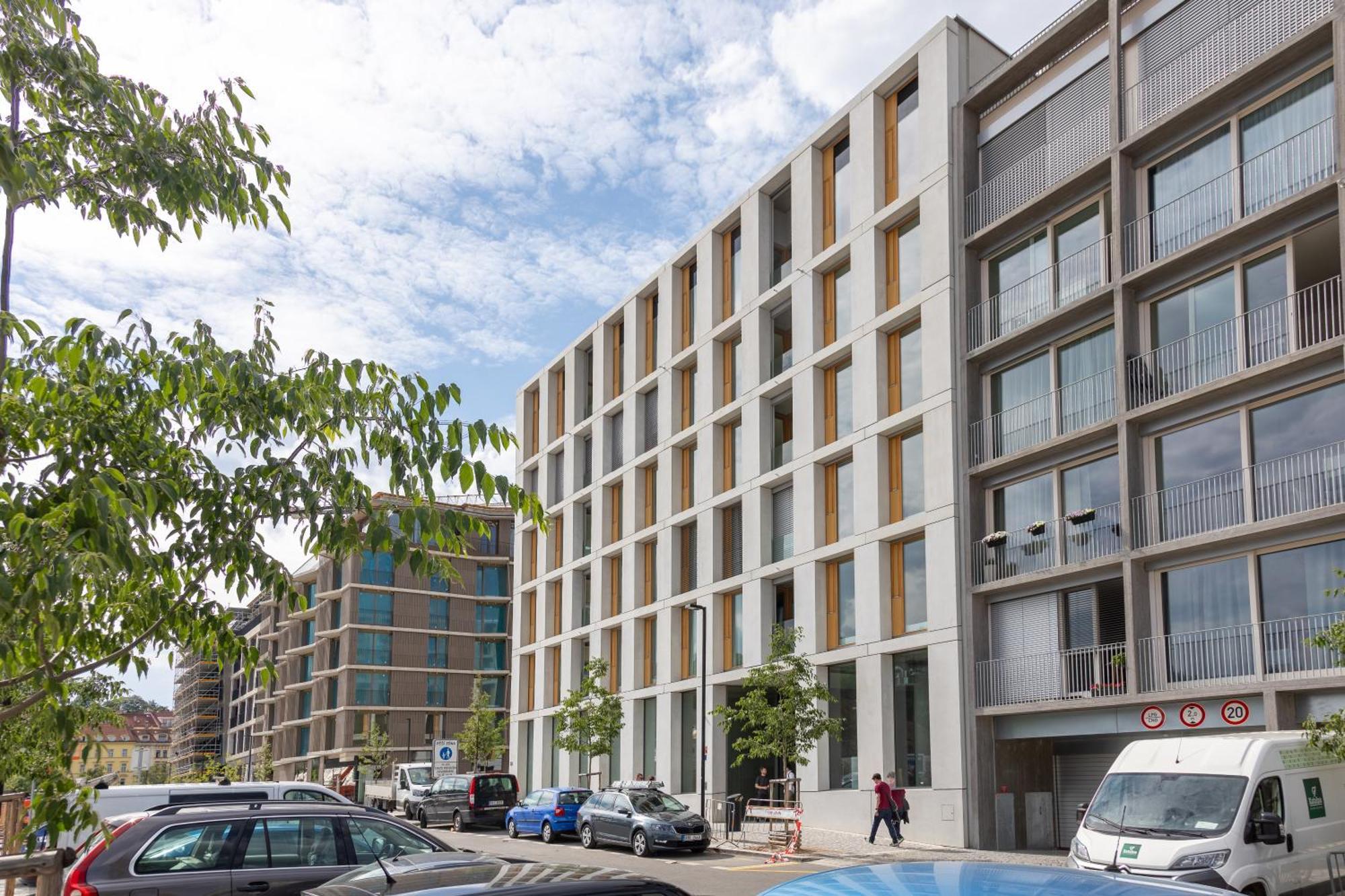 Apartament Days - 2bdr - Balcony - Garage Parking - Easy Center Access