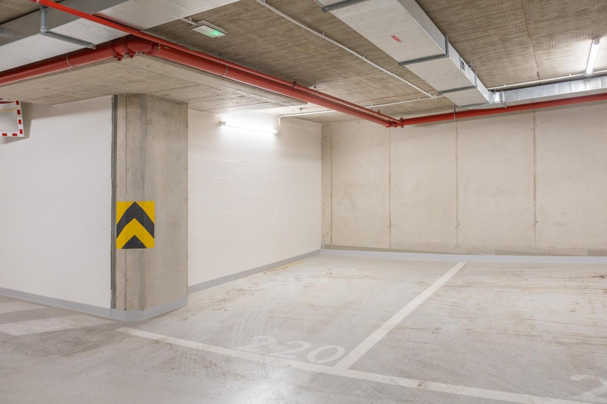 Days - 2bdr - Balcony - Garage Parking - Easy Center Access Appartamento Praga