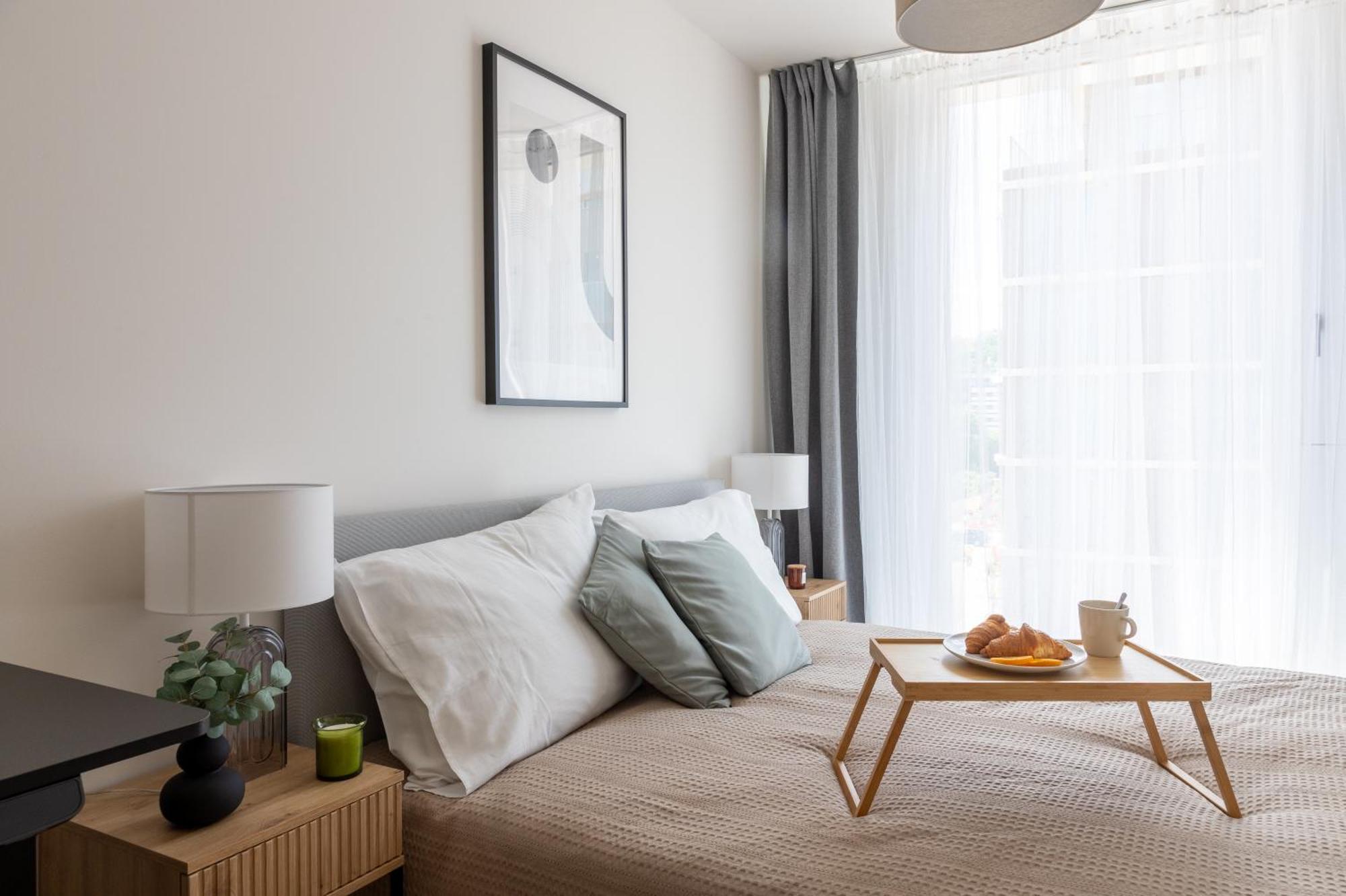 Appartamento Days - 2bdr - Balcony - Garage Parking - Easy Center Access Praga