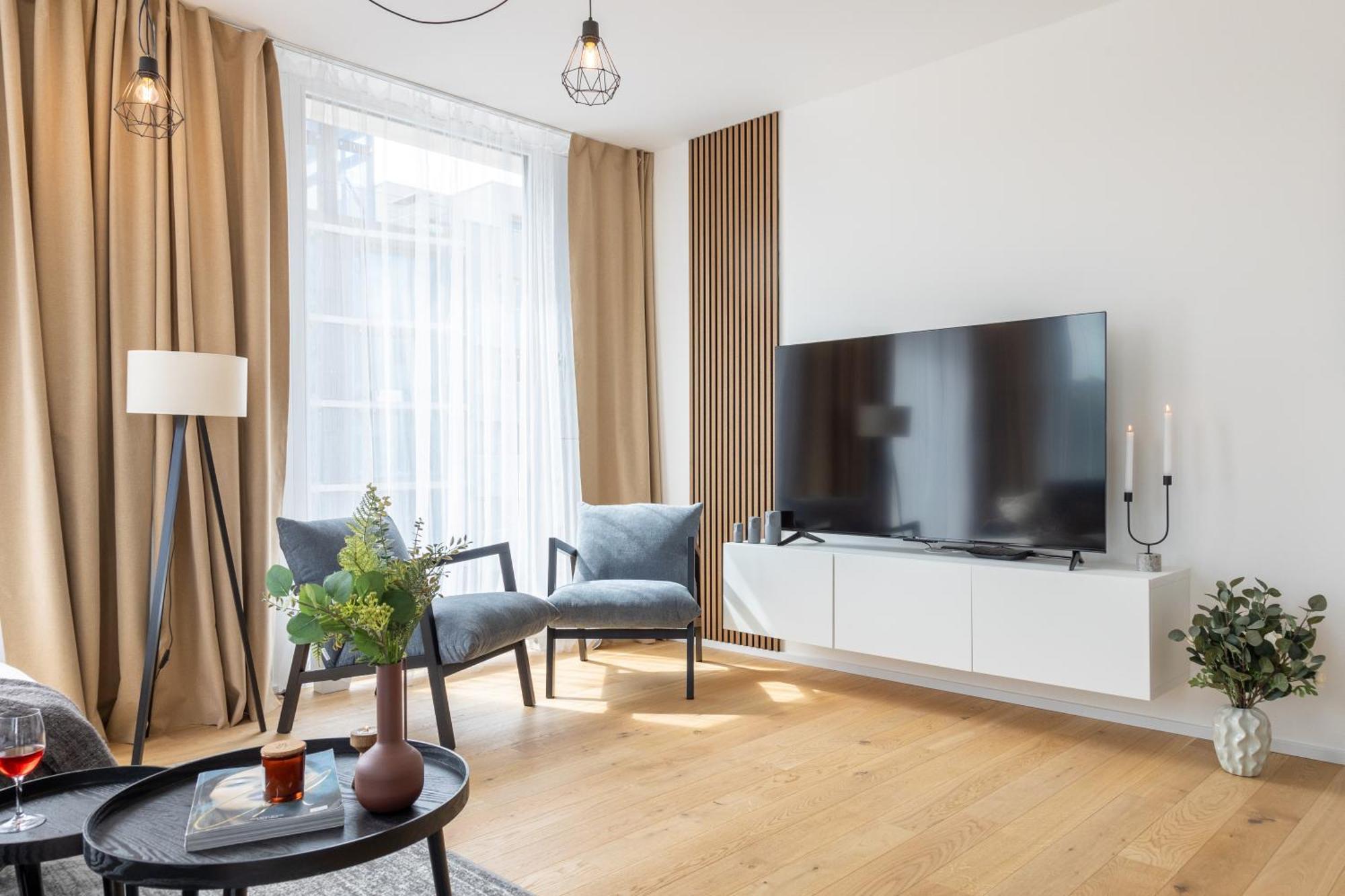 Apartament Days - 2bdr - Balcony - Garage Parking - Easy Center Access